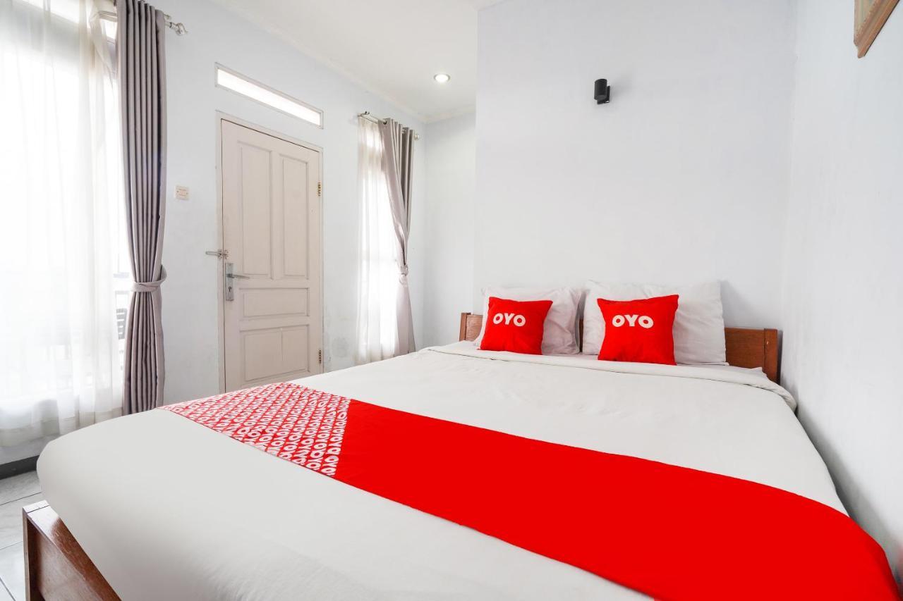 Oyo 91561 Gandhi Hotel Bandung Zewnętrze zdjęcie