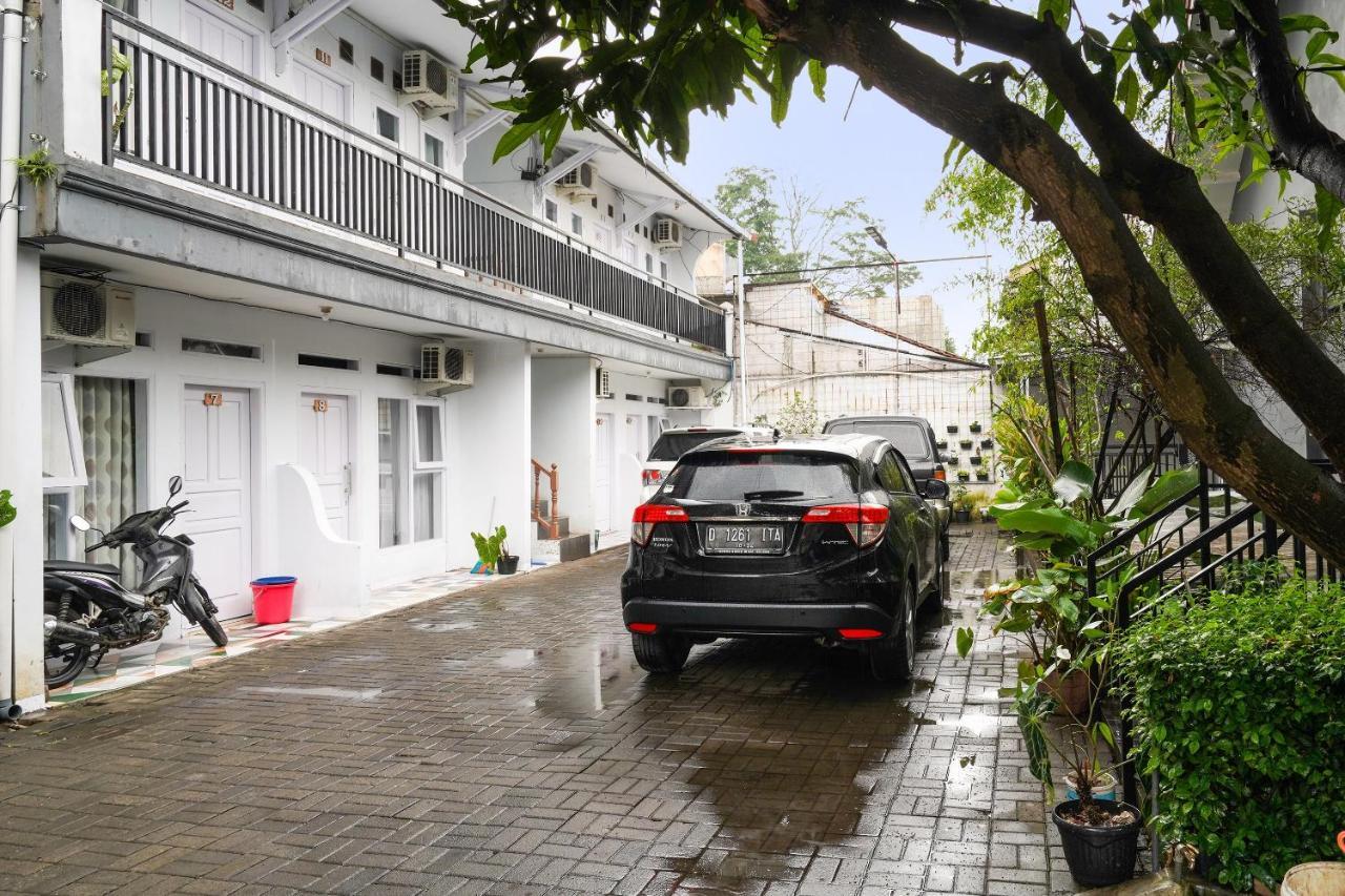 Oyo 91561 Gandhi Hotel Bandung Zewnętrze zdjęcie
