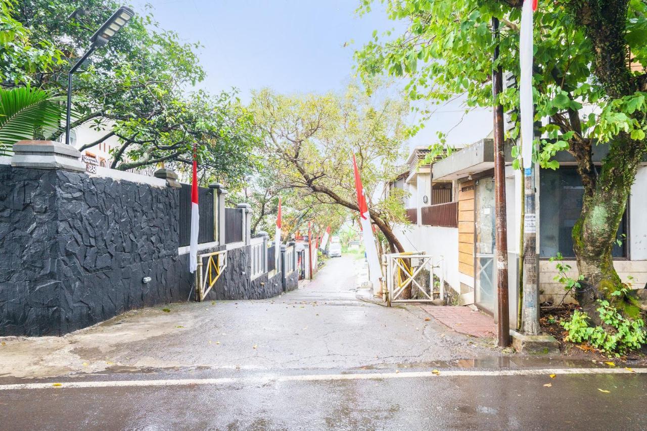Oyo 91561 Gandhi Hotel Bandung Zewnętrze zdjęcie