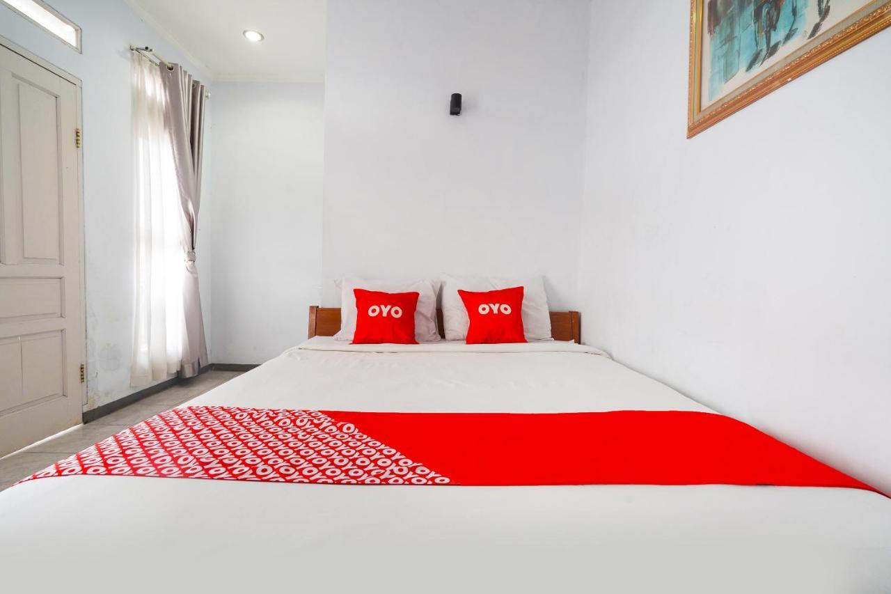 Oyo 91561 Gandhi Hotel Bandung Zewnętrze zdjęcie