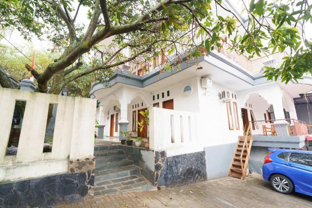 Oyo 91561 Gandhi Hotel Bandung Zewnętrze zdjęcie