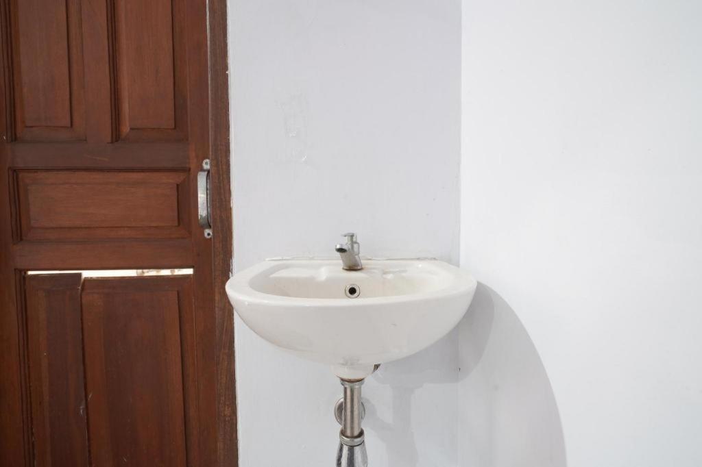 Oyo 91561 Gandhi Hotel Bandung Zewnętrze zdjęcie