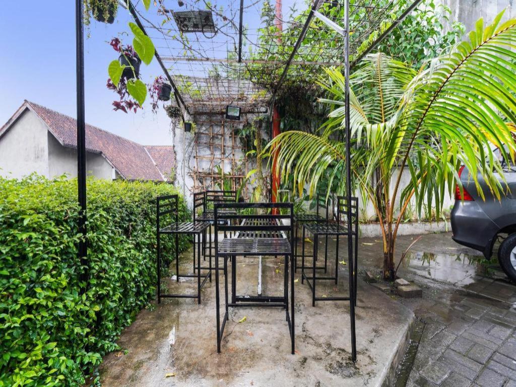 Oyo 91561 Gandhi Hotel Bandung Zewnętrze zdjęcie